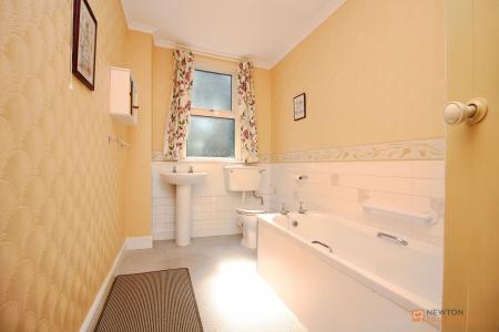2 bedroom Terraced House for sale in Wellington Street, Syston, LE7