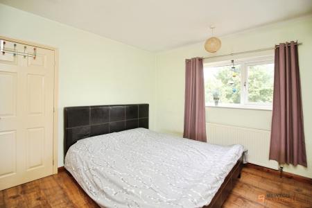 3 bedroom Semi-detached house for sale in The Ringway, Queniborough, LE7