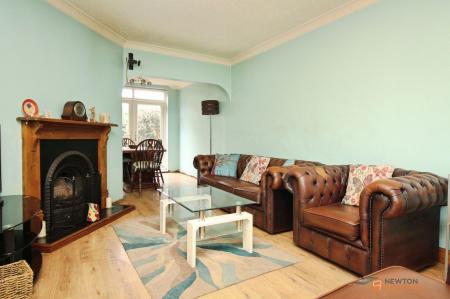 3 bedroom Semi-detached house for sale in The Ringway, Queniborough, LE7