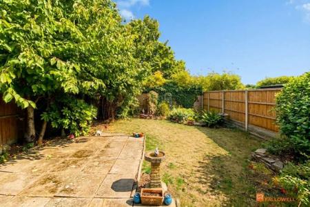 3 bedroom Semi-detached house for sale in The Ringway, Queniborough, LE7