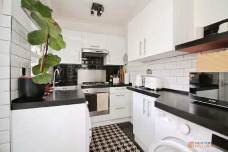 2 bedroom Terraced House for sale in Oxford Street, Syston, LE7
