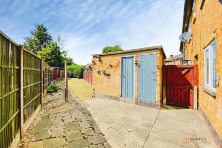 3 bedroom Terraced House for sale in Keyham Lane West, Netherhall, Leicester, LE5