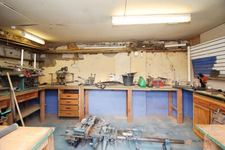 4 bedroom Semi-detached bungalow for sale in Mostyn Avenue, Syston, LE7
