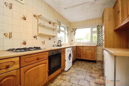 4 bedroom Semi-detached bungalow for sale in Mostyn Avenue, Syston, LE7