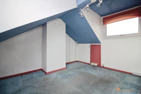 4 bedroom Semi-detached bungalow for sale in Mostyn Avenue, Syston, LE7