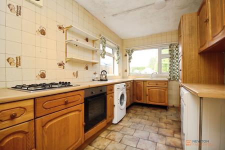 4 bedroom Semi-detached bungalow for sale in Mostyn Avenue, Syston, LE7