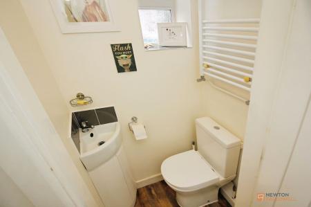 5 bedroom Detached house for sale in Goodes Lane, Syston, LE7