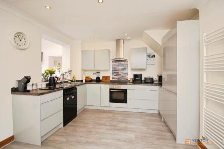 5 bedroom Detached house for sale in Goodes Lane, Syston, LE7