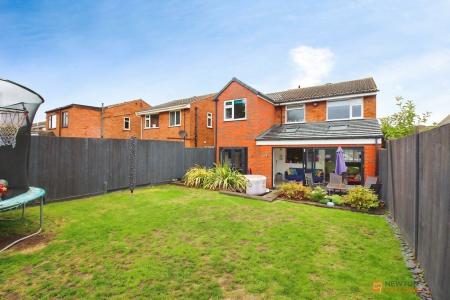 5 bedroom Detached house for sale in Goodes Lane, Syston, LE7