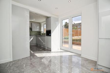 4 bedroom Semi-detached house for sale in Ferndale Road, Thurmaston, LE4