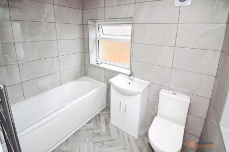 4 bedroom Semi-detached house for sale in Ferndale Road, Thurmaston, LE4