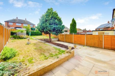 4 bedroom Semi-detached house for sale in Ferndale Road, Thurmaston, LE4