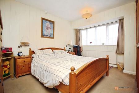 3 bedroom Semi-detached house for sale in Allington Drive, Birstall, LE4