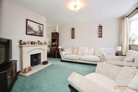 3 bedroom Semi-detached house for sale in Allington Drive, Birstall, LE4