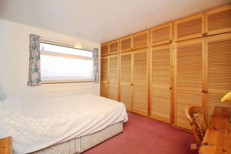 4 bedroom Semi-detached house for sale in Verdale Avenue, Leicester, LE4