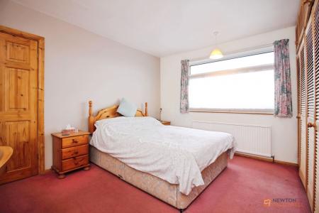 4 bedroom Semi-detached house for sale in Verdale Avenue, Leicester, LE4