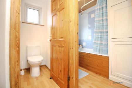 4 bedroom Semi-detached house for sale in Verdale Avenue, Leicester, LE4