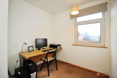 4 bedroom Semi-detached house for sale in Verdale Avenue, Leicester, LE4