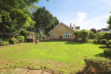 2 bedroom Detached bungalow for sale in The Meadway, Syston, LE7