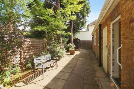 2 bedroom Detached bungalow for sale in The Meadway, Syston, LE7