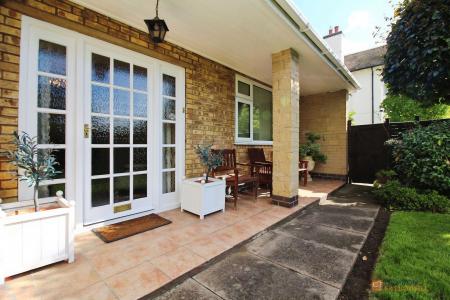 2 bedroom Detached bungalow for sale in The Meadway, Syston, LE7