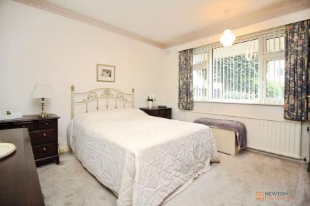 2 bedroom Detached bungalow for sale in The Meadway, Syston, LE7