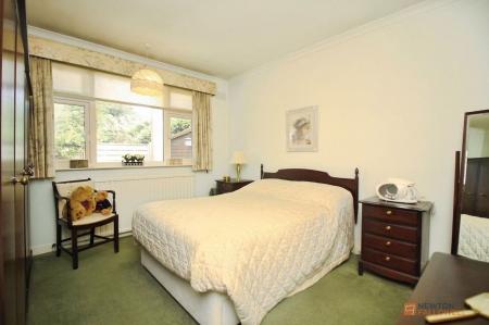 2 bedroom Detached bungalow for sale in The Meadway, Syston, LE7