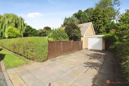 2 bedroom Detached bungalow for sale in The Meadway, Syston, LE7