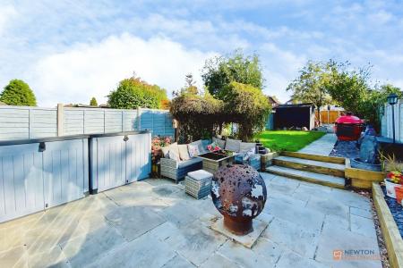 2 bedroom Semi-detached house for sale in Windmill Avenue, Birstall, LE4