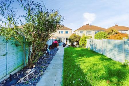2 bedroom Semi-detached house for sale in Windmill Avenue, Birstall, LE4