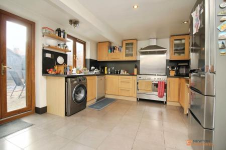 2 bedroom Semi-detached house for sale in Church Lane, Thurmaston, LE4