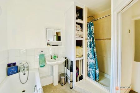 2 bedroom Semi-detached house for sale in Church Lane, Thurmaston, LE4