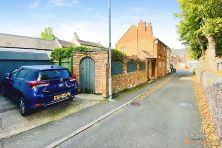 2 bedroom Semi-detached house for sale in Church Lane, Thurmaston, LE4