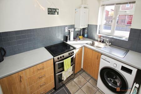 2 bedroom Semi-detached house for sale in Moorland Road, Syston, LE7
