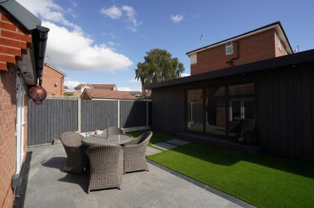 3 bedroom Detached house for sale in Stanier Drive, Leicester, LE4