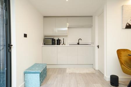 3 bedroom Detached house for sale in Stanier Drive, Leicester, LE4