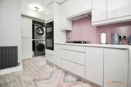 3 bedroom Detached house for sale in Stanier Drive, Leicester, LE4