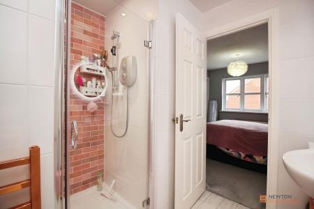 3 bedroom Detached house for sale in Stanier Drive, Leicester, LE4