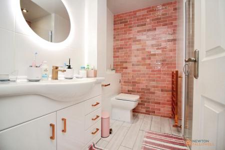 3 bedroom Detached house for sale in Stanier Drive, Leicester, LE4
