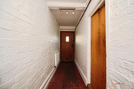 3 bedroom Cottage for sale in High Street, Syston, LE7
