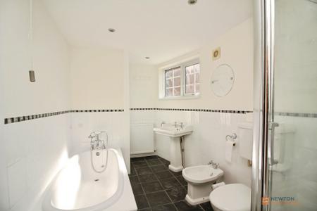 3 bedroom Cottage for sale in High Street, Syston, LE7