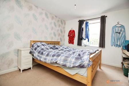 2 bedroom Flat for sale in Old Station Road, Syston, LE7