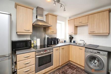 2 bedroom Flat for sale in Old Station Road, Syston, LE7