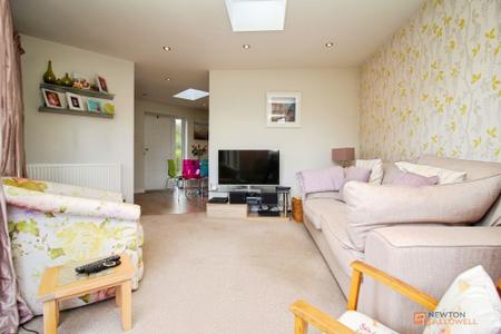 3 bedroom Semi-detached house for sale in Ambergate Drive, Birstall, LE4
