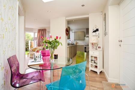 3 bedroom Semi-detached house for sale in Ambergate Drive, Birstall, LE4
