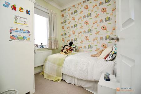 3 bedroom Semi-detached house for sale in Ambergate Drive, Birstall, LE4