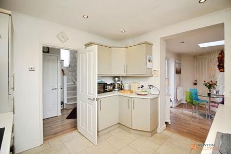 3 bedroom Semi-detached house for sale in Ambergate Drive, Birstall, LE4