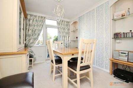 3 bedroom Semi-detached house for sale in Ambergate Drive, Birstall, LE4