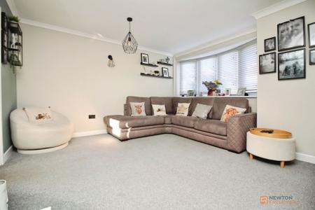 3 bedroom Semi-detached house for sale in Allington Drive, Birstall, LE4
