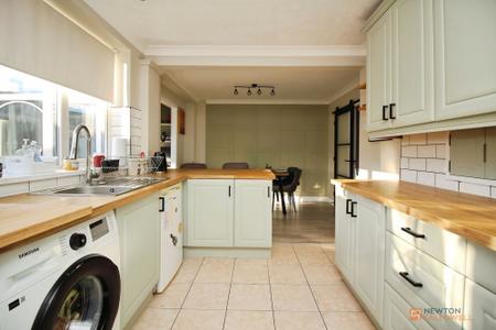 3 bedroom Semi-detached house for sale in Allington Drive, Birstall, LE4